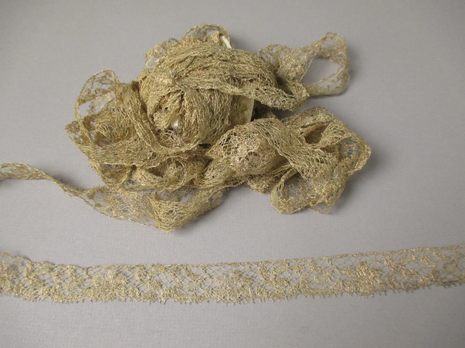 Vintage 1920s Gold metallic edge Lace