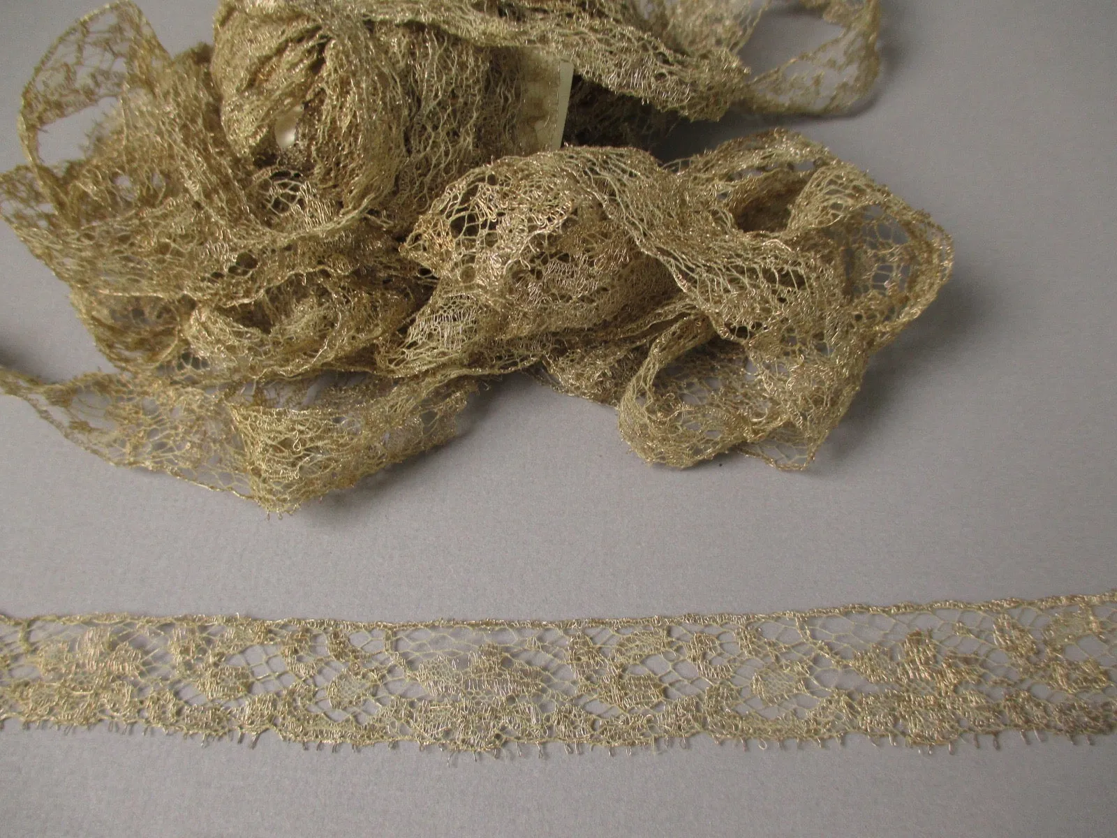 Vintage 1920s Gold metallic edge Lace
