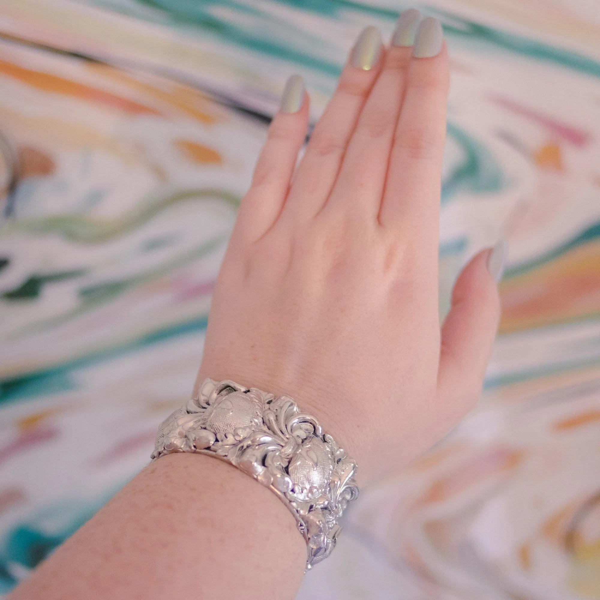 Vintage Whiting and Davis Silver Thistle Wide Hinged Bangle Bracelet