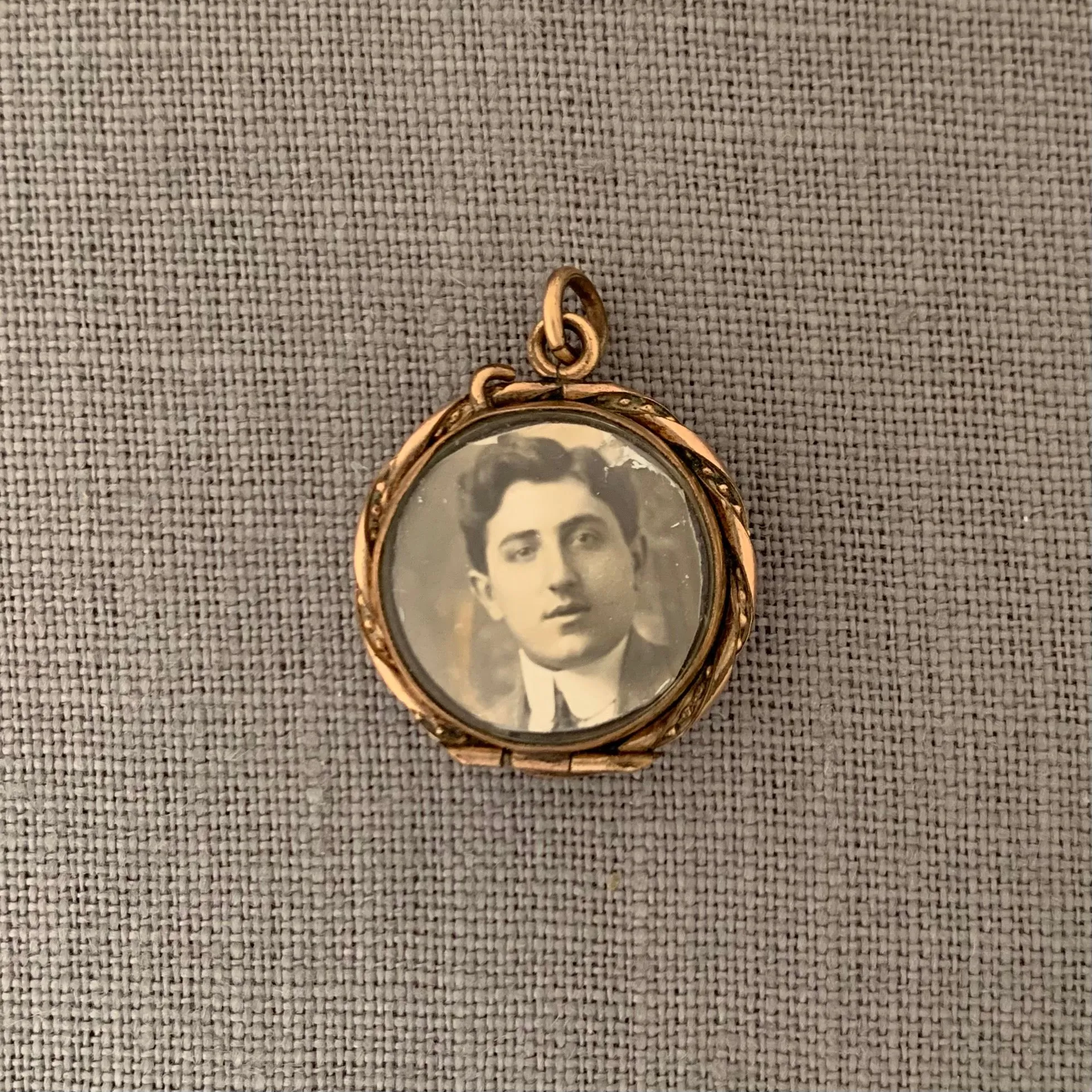 Woven Filigree Antique Portrait Locket